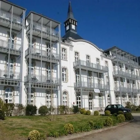 Face Mer Avec Balcon Plage Saint Goustan Apartmán *